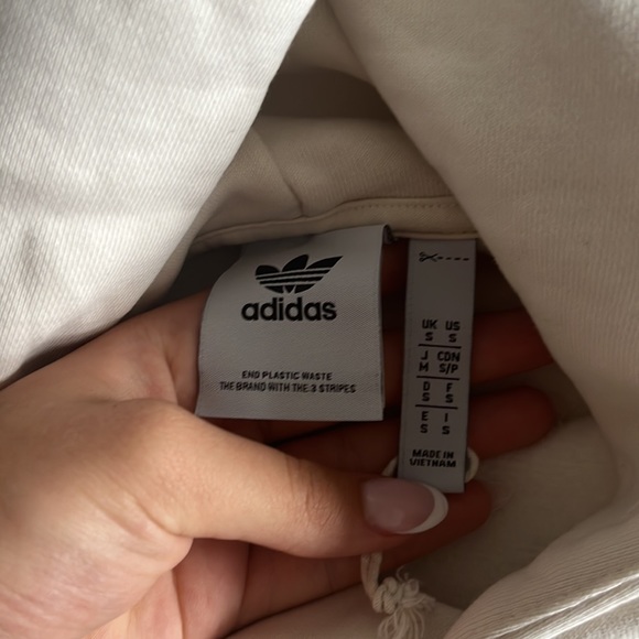 adidas sweater. Unisex - Picture 2 of 3